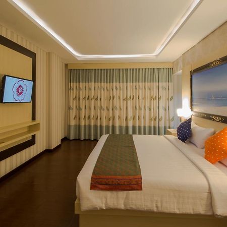 Grand Puri Saron Yogyakarta Exterior foto