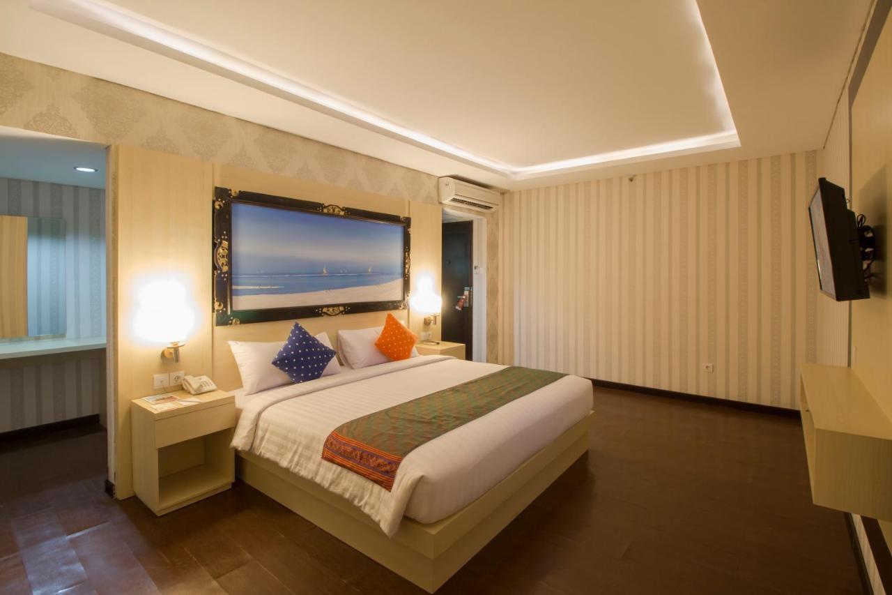 Grand Puri Saron Yogyakarta Exterior foto