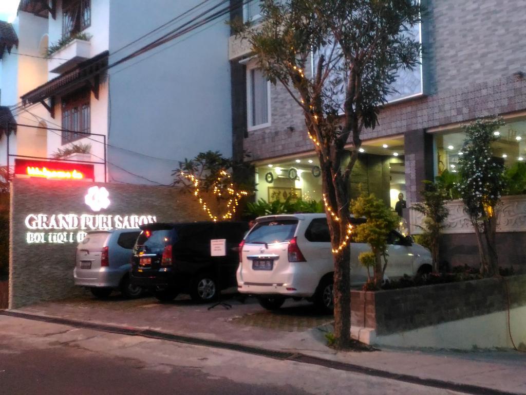 Grand Puri Saron Yogyakarta Exterior foto