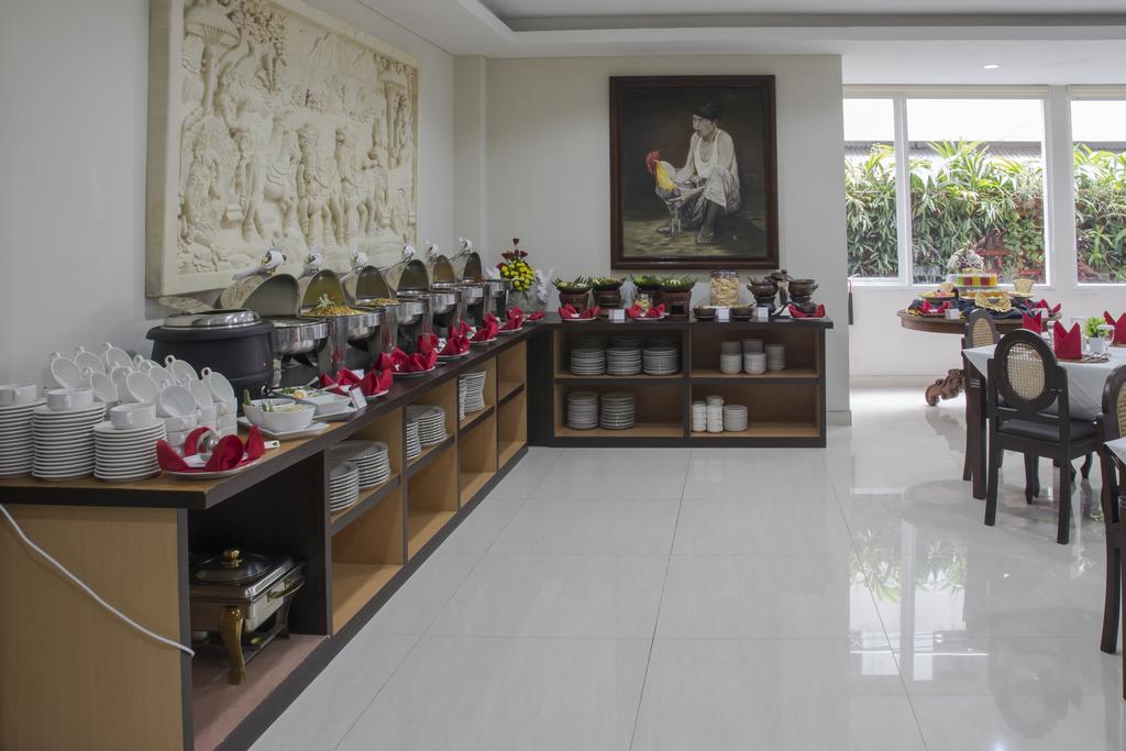 Grand Puri Saron Yogyakarta Exterior foto