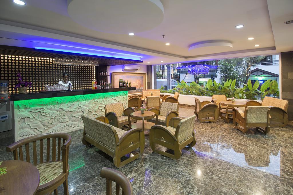 Grand Puri Saron Yogyakarta Exterior foto