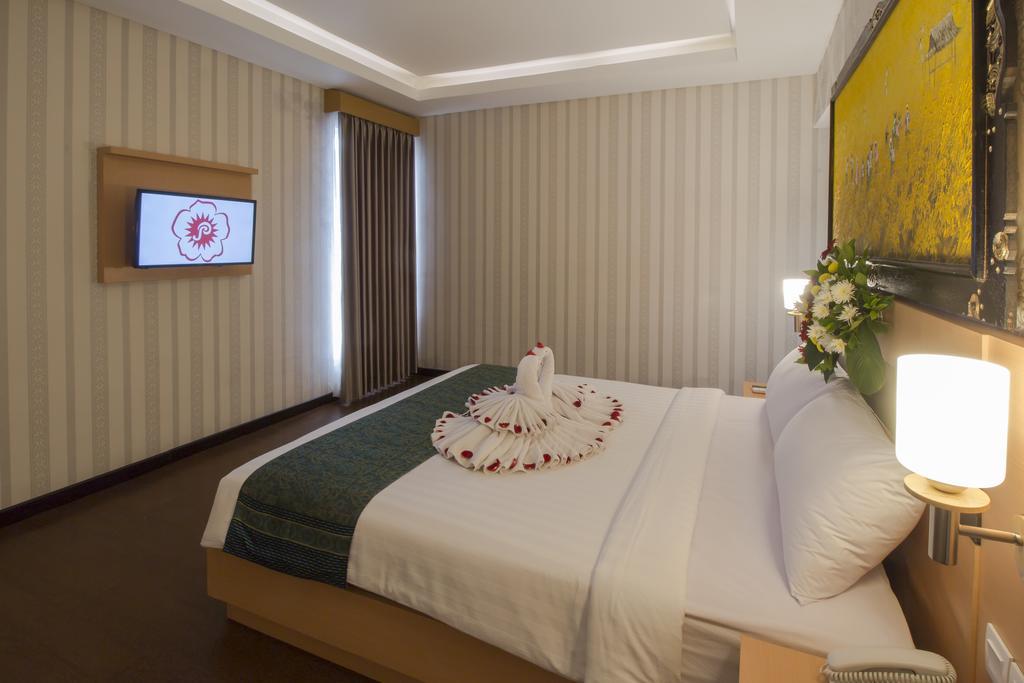 Grand Puri Saron Yogyakarta Exterior foto